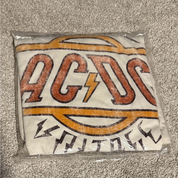 AC/DC NWT High Voltage Graphic Band Tee Vintage Wash Unisex XXL - Picture 3 of 3